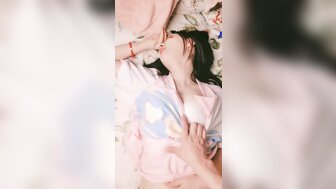 可愛同居女友一炮打完還不夠