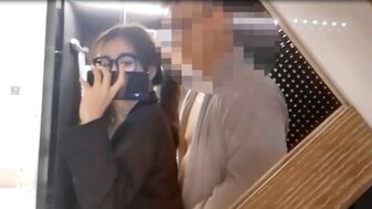 巨乳眼鏡娘雙馬尾小偷裝 自覺樣子太淫蕩只能用枕頭遮臉