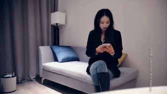 高級探花腰細巨乳吹蕭技巧超一流 男主狂插慘被夾緊忍不住射了