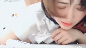 白嫩奶子學妹慢慢訓練成為我的小母狗 帶上頸圈綁著她狂操