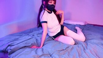 攝影師雞教練的專屬玩物 飢渴體操服下的白絲嫩穴