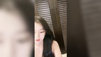 高冷美女小穴被瘋狂激插一臉蕩樣