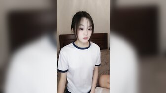 白晢清純妹妹體操服抓著肉棒口交 換上絲襪高跟鞋鞋啪啪