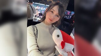 FC2PPV3300525 漂亮白晢女社長被帶上酒店挑逗一下內褲已經濕透 被連績內射