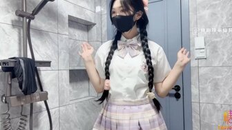 00後JK小姨子勾引姐夫 主動騎乘自我滿足