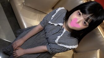 FC2PPV3456071 白晢美少女對肉棒和精液很感興趣 想試試被插入的感覺慘被內射