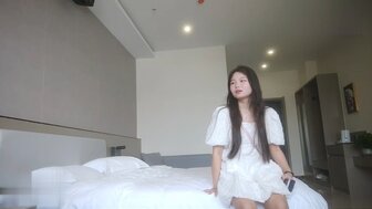 探花清純19歲嫩妹 後入緊緊蜜穴弄得她面目猙獰