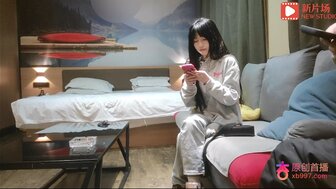 約炮看不上眼換了兩個材找到剛下海兼職大學生 嫩鮑清晰可見