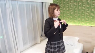 FC2PPV4098290 極品可愛日本妹子換上JK制服 害得小哥猛操忍不住全射在小穴裡