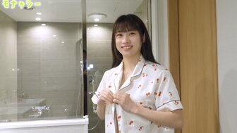 FC2PPV3982663 18歲可愛美少女睡衣啪啪 被操得很痛苦的樣子