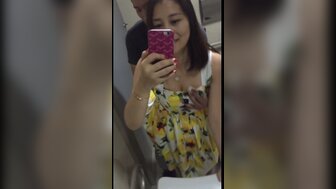 夫妻普吉島旅行在機場廁所做愛自拍