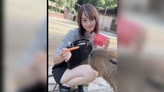 FC2PPV4265371 可愛超萌女大生被帶到森林裡野外露出 大量中出未熟胴體不停抖震