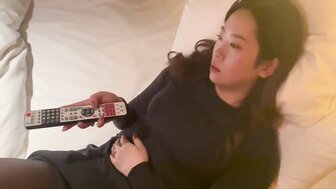 黑絲少婦雖然不漂亮但有一種淫蕩的吸引力 開房和中年上司偷情