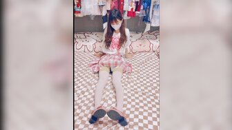 甜美小公主JK裙白絲啪啪 想做讓哥哥興奮高興的小母狗