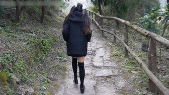 雙馬尾JK被主人帶到公園調教露出口交