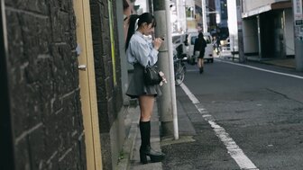 FC2PPV4311674 搭訕歌舞伎町的嫩妹 瘋狂中出兩連發