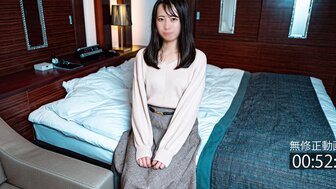 FC2PPV4323774 中出文學系女大生圖書館理員