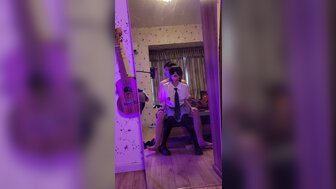 JK制服對鏡啪啪 哭腔呻吟越操越起勁