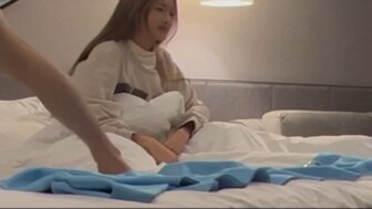 約炮氣質妹妹柔軟身體超美電臀一邊操一邊大力拍打屁股