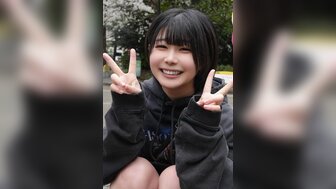 FC2PPV4385140 頂級短髮萌妹被操含情蜜蜜的樣子非常可愛