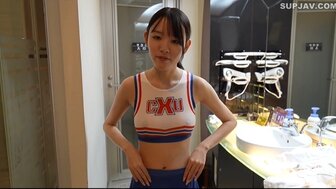 FC2PPV4434762 素人F罩杯美女穿著啦啦隊制服用她的大陰唇包著我的雞巴大量中出她的騷穴