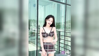 極品美女落地玻璃前被狂操 樣子既害羞又淫蕩