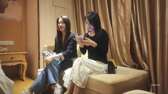 探花二選一選了一個優雅美女 被操時非常淫蕩 說著老公用力操我