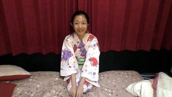 愛被虐的女孩穿上和服被洋屌男友大力後入