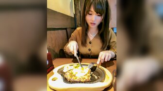 FC2PPV2480372 乳牛級OL被操喪叫 還以為孩子要出生