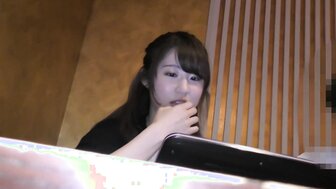 FC2PPV1424303 可愛妹子被灌醉後帶回酒店4P激戰