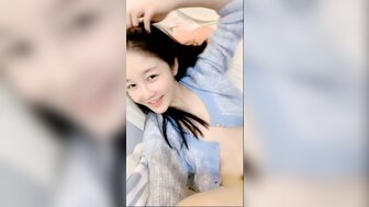 素顔美女播大戰男炮友 騷氣大叫頂我呀受不住