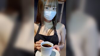 FC2PPV2526821 巨乳咖啡店員裸穿圍裙侍奉 大量內射