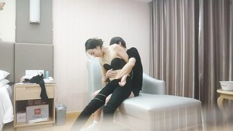 長腿姐姐叫床聲真淫蕩 害我保險套都操穿