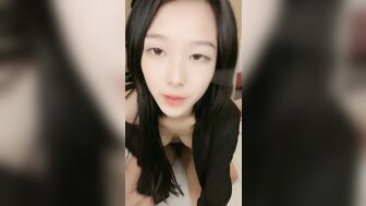 騷女友水嫩蜜穴被無大雞巴無情抽插 表情真騷淫蕩浪叫