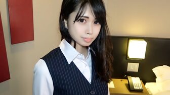 FC2PPV2651885 性慾極強OL黑絲自慰不滿足需要大肉棒插入才夠止癢
