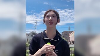 FC2PPV4517034 面對19歲有男朋友的美少女 我按奈不住自己的性衝動把她推倒了