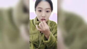 漂亮氣質小姐姐和男友啪啪 不能內射拔出來射在胸上