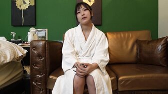 FC2PPV4522511 天然呆美女推油按摩 但變了做愛甚至被中出