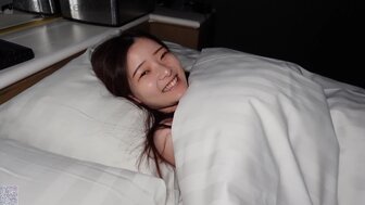 FC2PPV4525860 膚白笑容純真的女孩缺少性經驗 被無套內射[Part2]