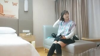 甜美大奶少婦騷穴被摳噴水求操 求求你大雞吧插入止止癢