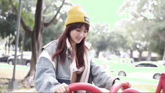 正妹野外露出玩性玩具 看看她高潮多少次