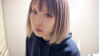 FC2PPV4606055 一位完全素人20歲可愛前模特兒被猛操到無休止高潮[Part2]