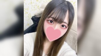 FC2PPV4642364 和19歲童顏正妹體驗不同地方做愛[Part1]