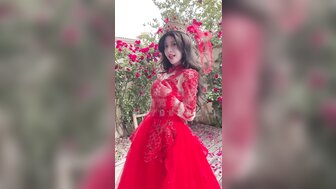 新娘火紅紗熱情似火立即女上騎乘啪啪