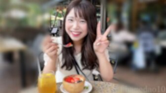 FC2PPV4728960 天真爛漫笑容可愛的美容師被插入後理性崩潰哀求射進白虎穴裡[Part1]