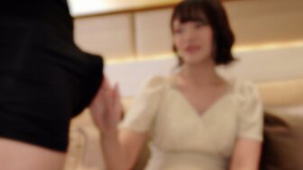 FC2PPV4745194 美容專櫃的美女顧問被猛烈抽插高潮潮吹