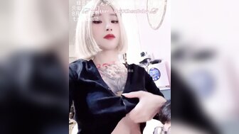 金髮妖艷正妹口交乳讓人忍不住射出來