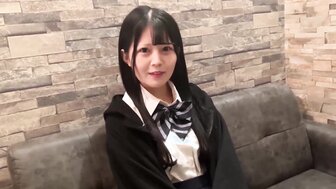 FC2PPV4778286 只有一次性經驗的純真美女學生 一線蜜穴被大量射精[Part1]