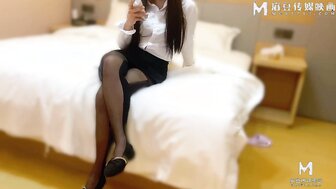 與超騷淫女到酒店打炮 OL黑絲服裝做愛