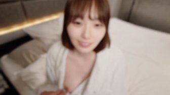 FC2PPV4810880 身材纖細如棉花糖F杯正妹渴望得到認同 半推半就便無套內射嫩穴